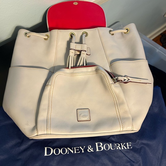 Dooney and Bourke leather purse/backpack❤️gorgeous ecru color red lining 15x12x7 - Picture 3 of 10